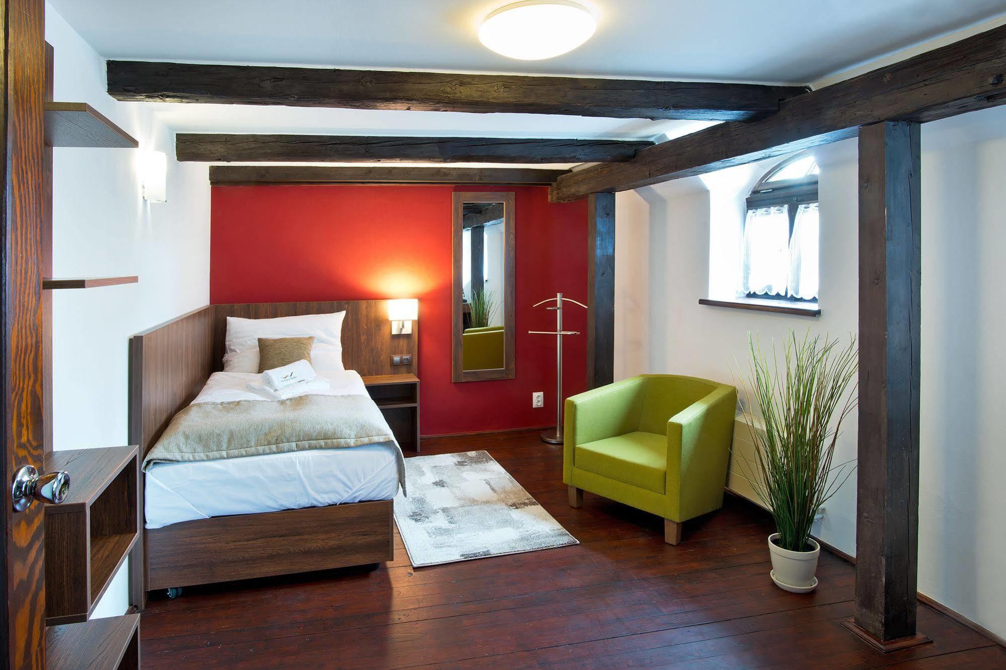 Hotel U Hada Zatec Exterior photo