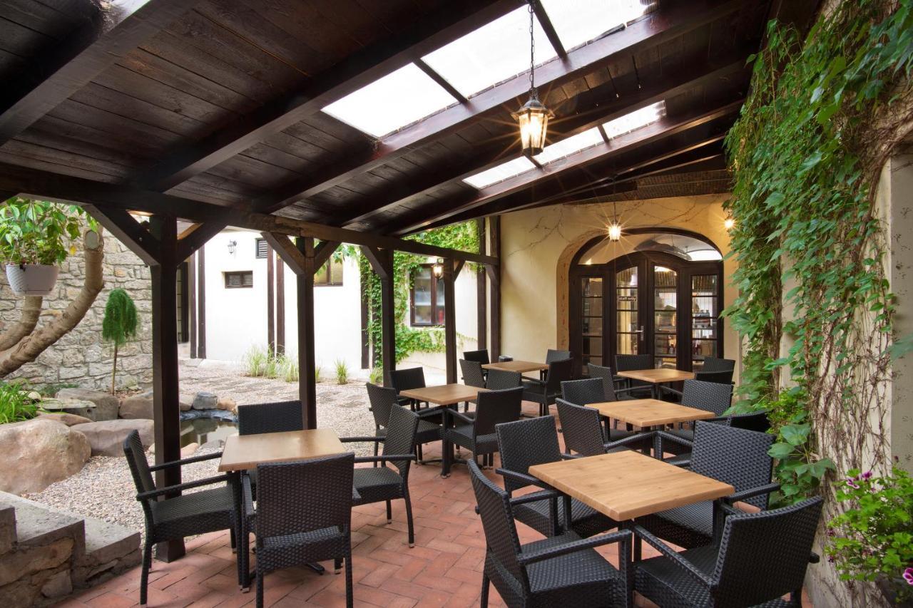 Hotel U Hada Zatec Exterior photo